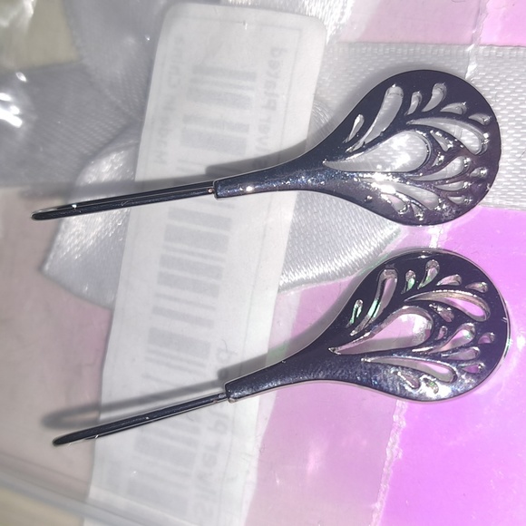 Earrings - Picture 4 of 10